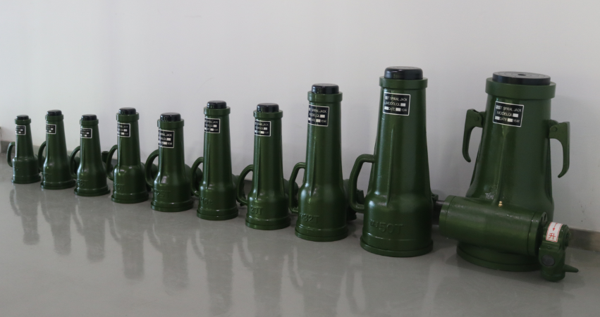 冠航螺旋千斤頂3.2T-100T